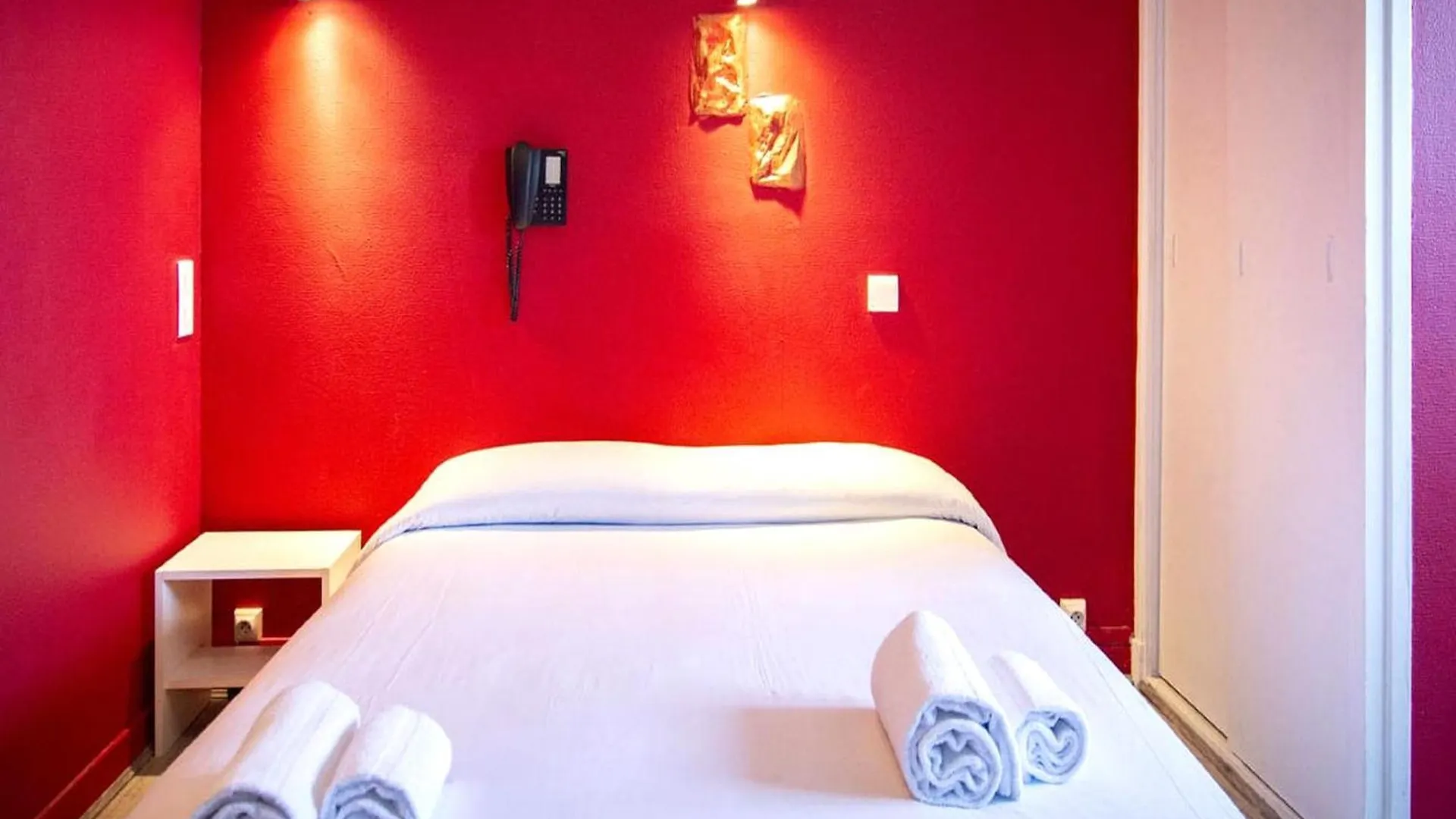 **  Le Relais De La Route Bleue Otel Saint-Loup  Fransa